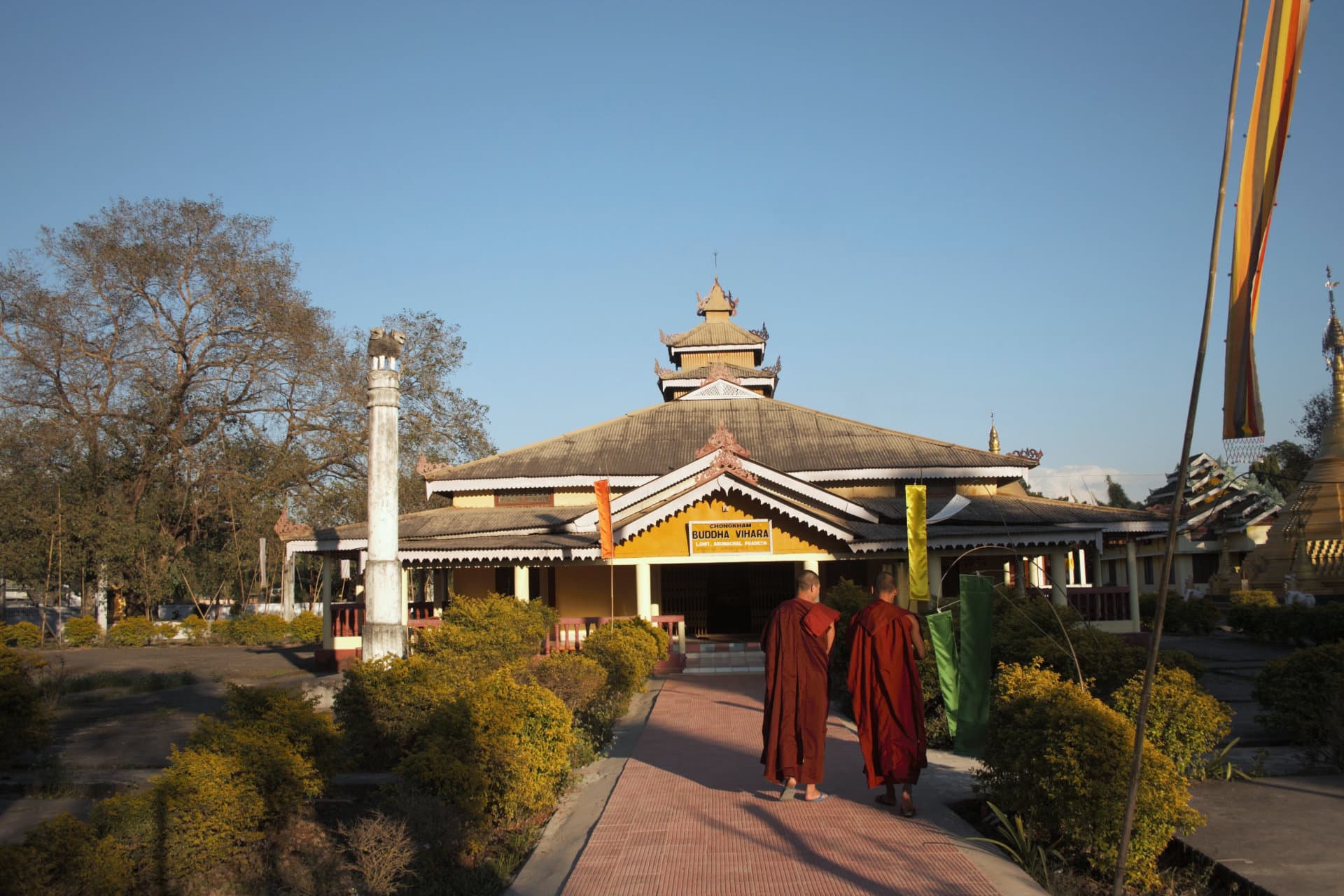 CULTURAL TOUR OF EASTERN ARUNACHAL PRADESH Theravada & Animist lands